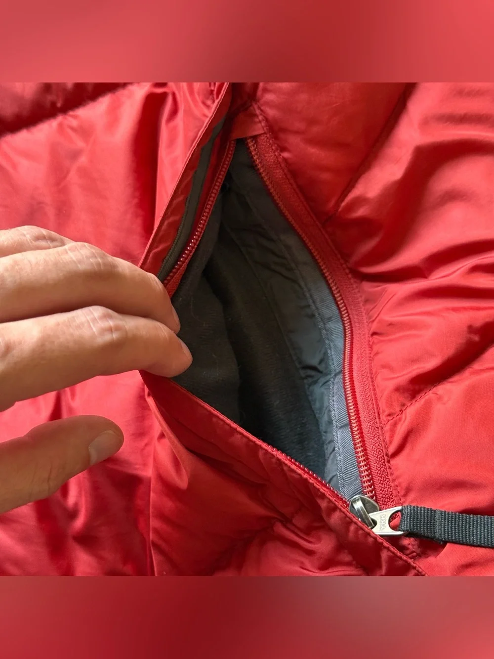 The North Face 550 red down puffer zip up jacket XL winter coat